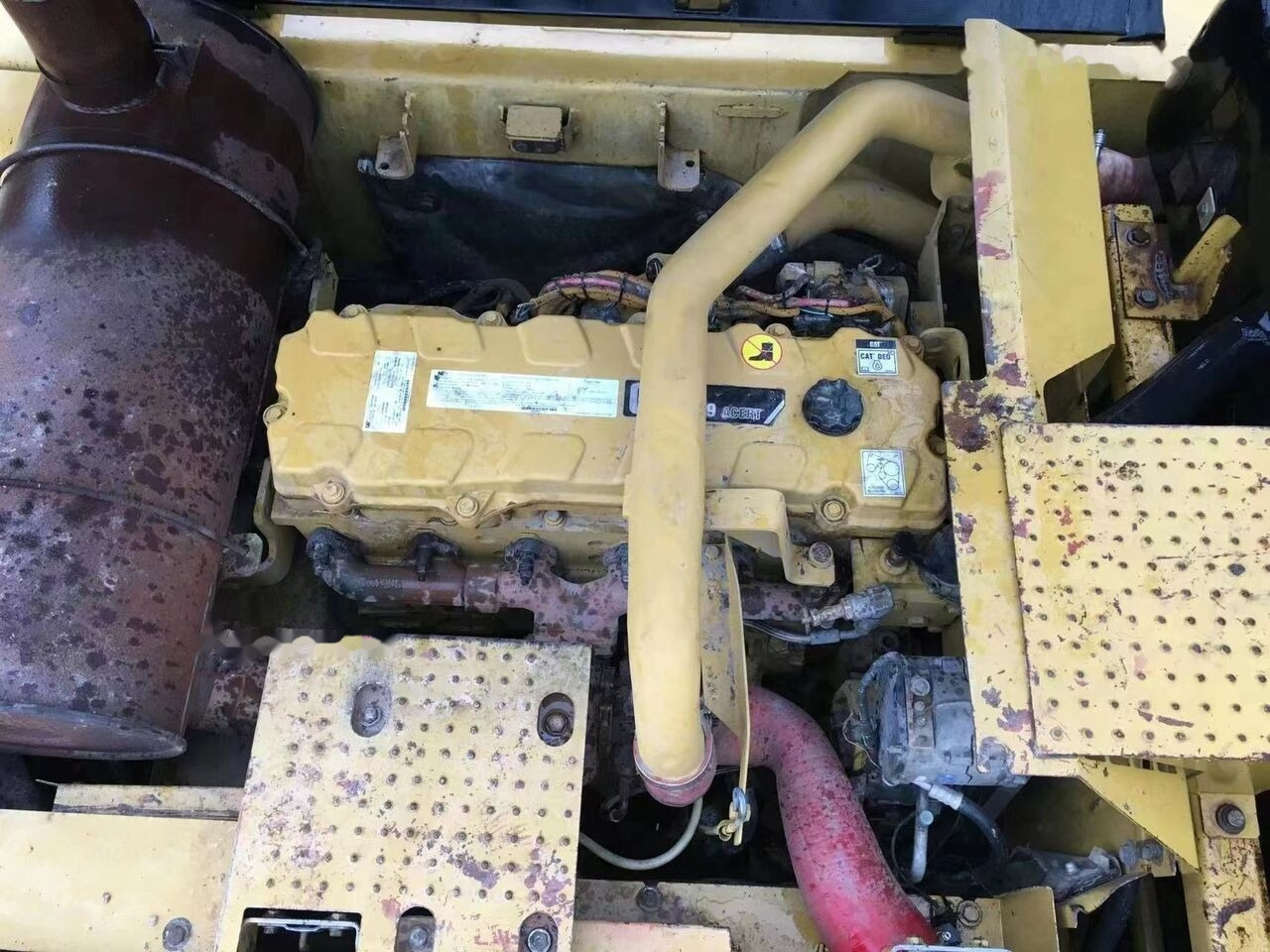 Caterpillar 336D2 - Lánctalpas kotró: 4 kép. Caterpillar 336D2 - Lánctalpas kotró: 4 kép.
