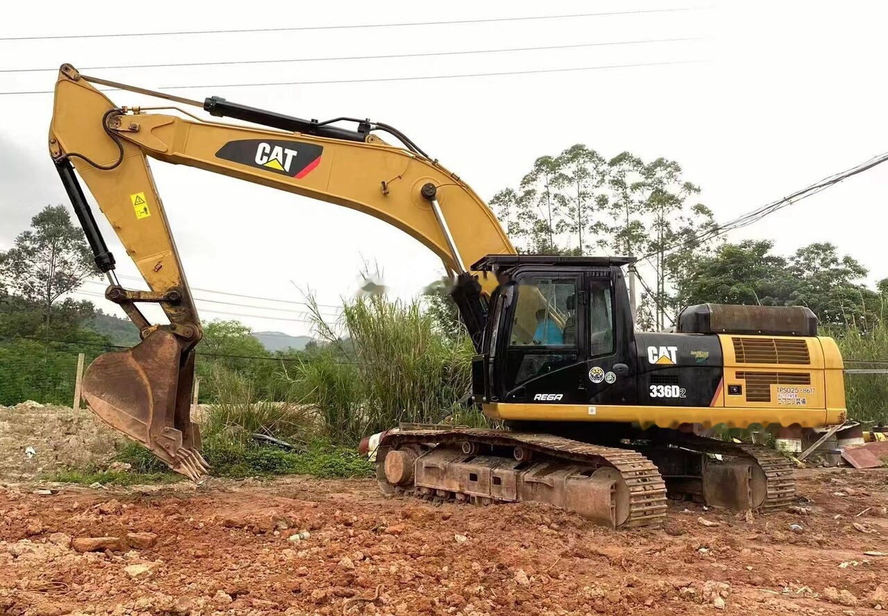 Caterpillar 336D2 - Lánctalpas kotró: 2 kép. Caterpillar 336D2 - Lánctalpas kotró: 2 kép.