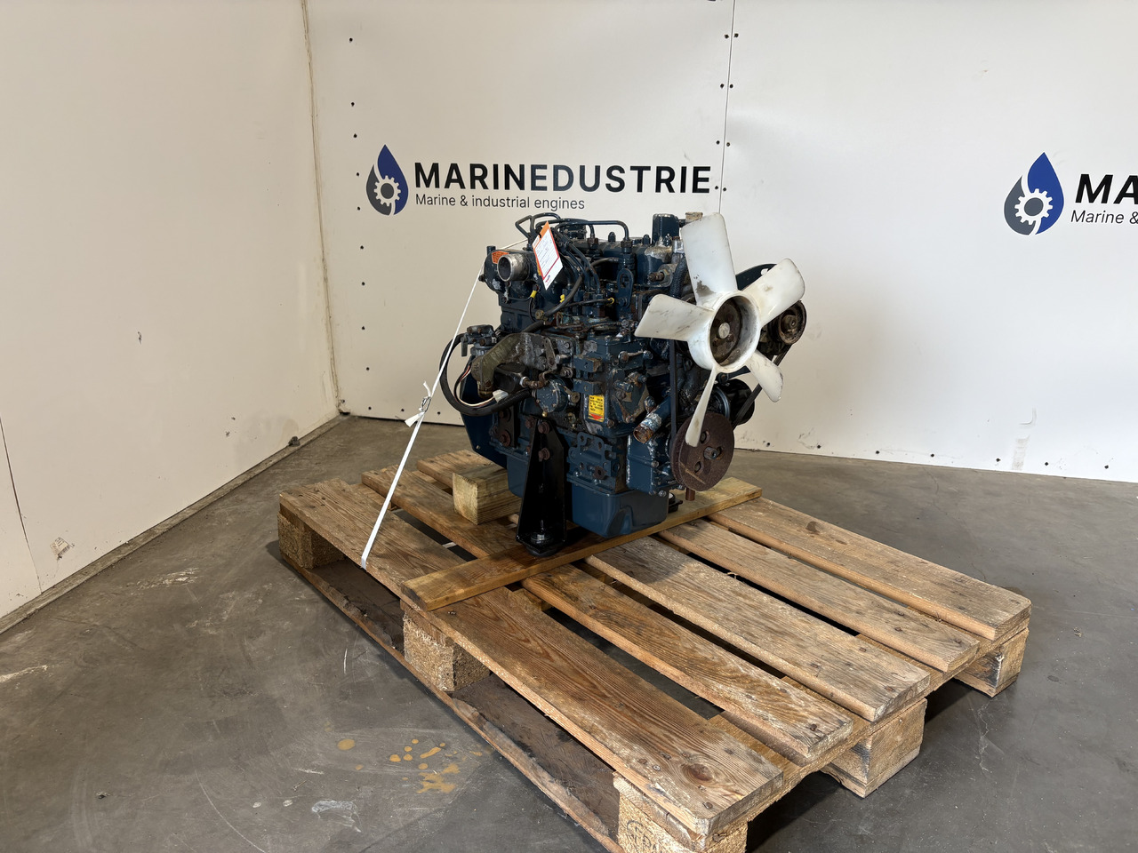 KUBOTA V1100 - Motor - Építőipari gépek: 1 kép. KUBOTA V1100 - Motor - Építőipari gépek: 1 kép.