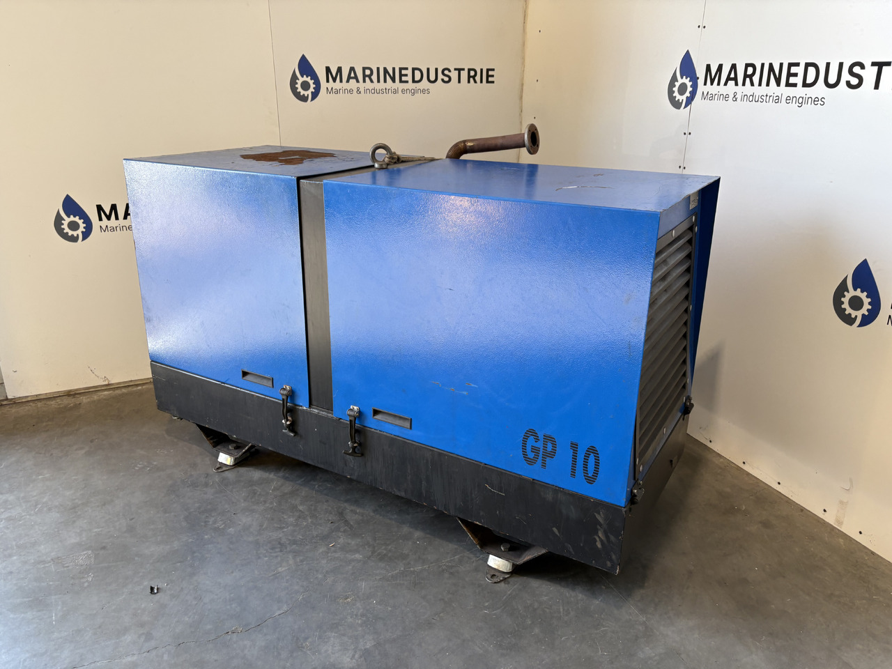 PERKINS 403C-11 11KVA Stamford - Áramfejlesztő: 3 kép. PERKINS 403C-11 11KVA Stamford - Áramfejlesztő: 3 kép.