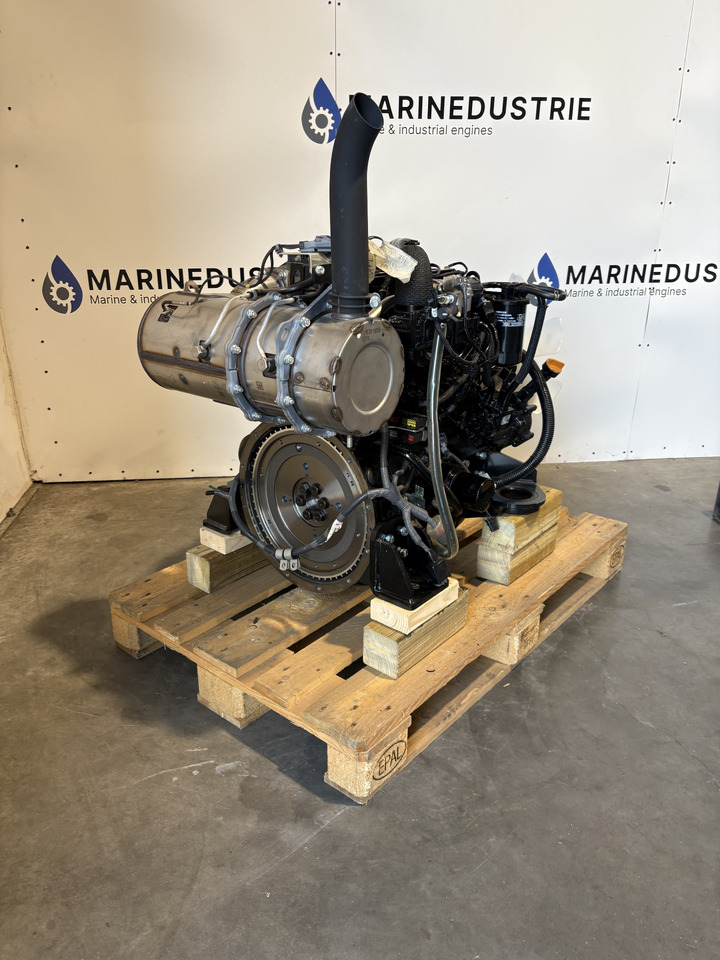 YANMAR 4TNV98CT - Motor - Építőipari gépek: 2 kép. YANMAR 4TNV98CT - Motor - Építőipari gépek: 2 kép.