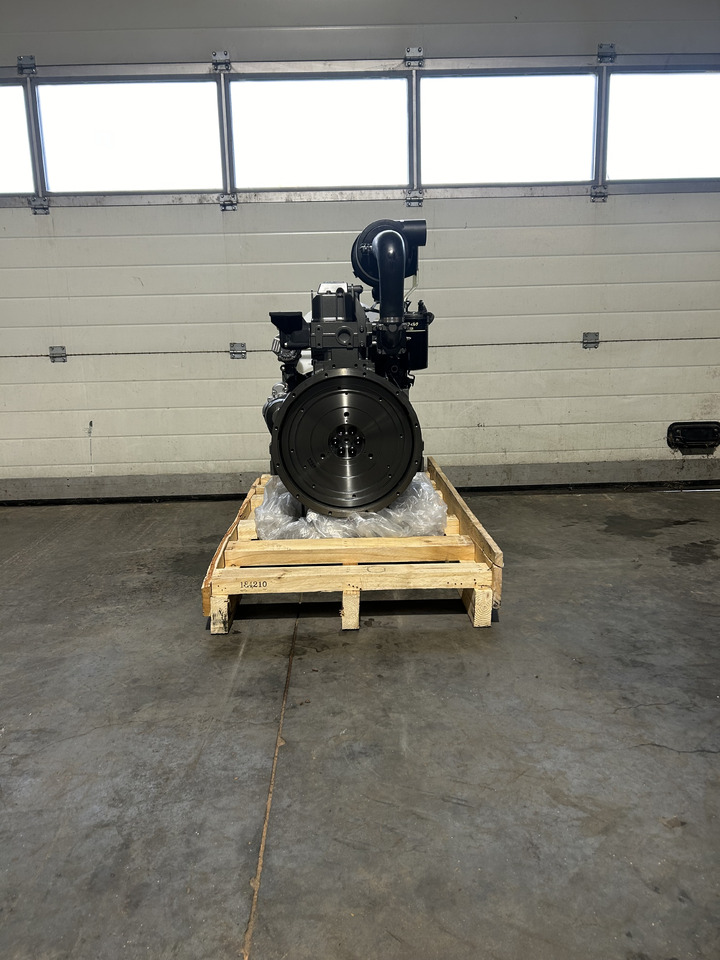 Yanmar 4TNV98 - Motor - Építőipari gépek: 4 kép. Yanmar 4TNV98 - Motor - Építőipari gépek: 4 kép.