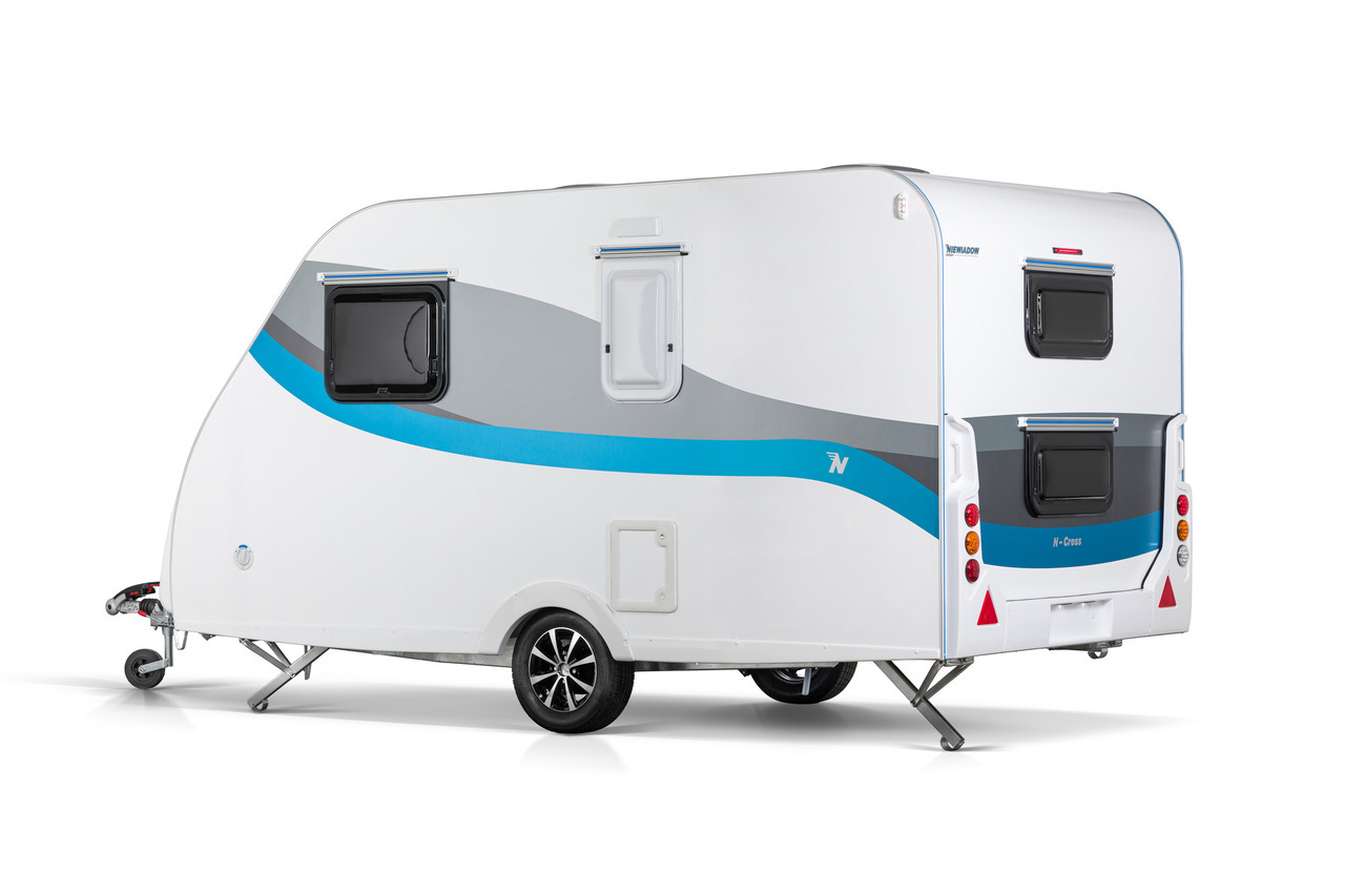 Niewiadów N-Cross 3 osobowa CAMPING caravan 3 person 1000kg - Lakókocsi: 2 kép. Niewiadów N-Cross 3 osobowa CAMPING caravan 3 person 1000kg - Lakókocsi: 2 kép.