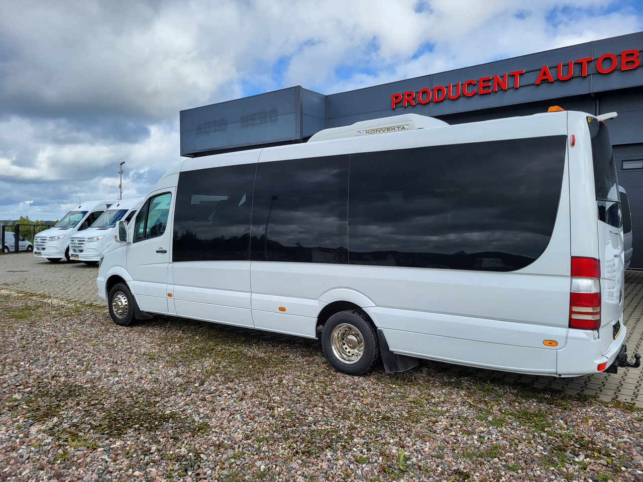 Mercedes-Benz Sprinter 519 CDI 24 seats - Távolsági busz: 3 kép. Mercedes-Benz Sprinter 519 CDI 24 seats - Távolsági busz: 3 kép.