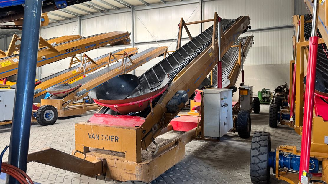 Hallenvuller HV16-80 Store loader - Futószalag: 1 kép. Hallenvuller HV16-80 Store loader - Futószalag: 1 kép.