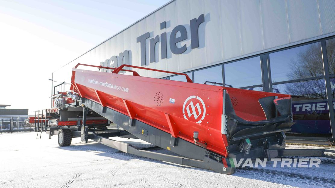 Miedema MH242-DVB Receiving hopper - Tárolóberendezések: 1 kép. Miedema MH242-DVB Receiving hopper - Tárolóberendezések: 1 kép.