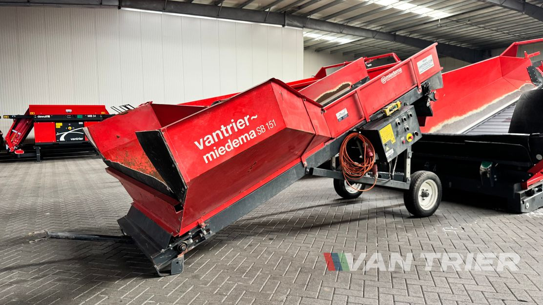 Miedema SB151 Dosing bunker - Tárolóberendezések: 1 kép. Miedema SB151 Dosing bunker - Tárolóberendezések: 1 kép.