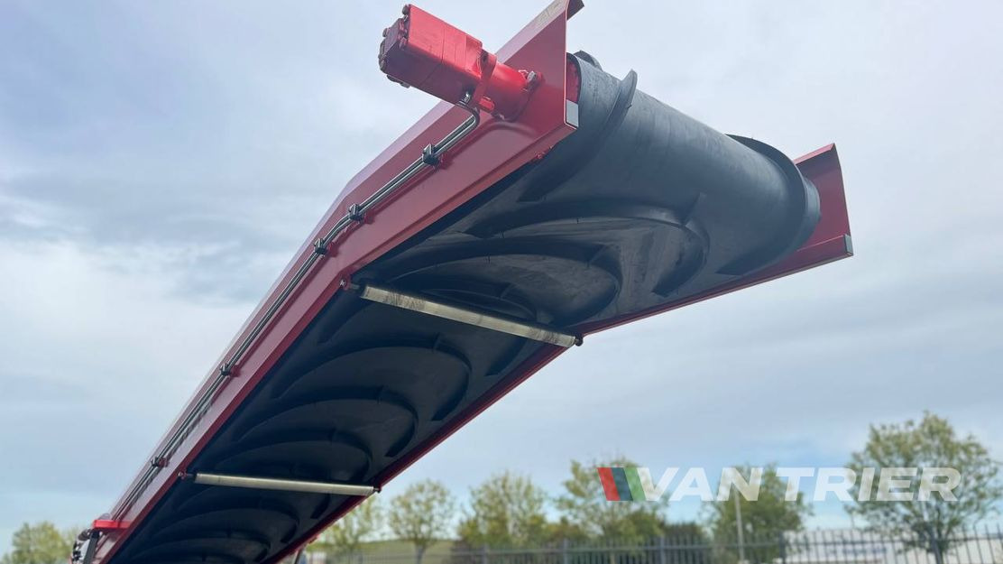 Van Trier OL7-80 Bottom unloading belt - Futószalag: 4 kép. Van Trier OL7-80 Bottom unloading belt - Futószalag: 4 kép.