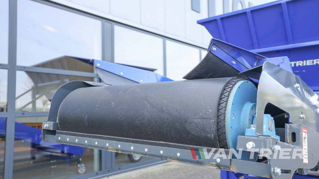 Van Trier TR38-28 Hopper - Tárolóberendezések: 4 kép. Van Trier TR38-28 Hopper - Tárolóberendezések: 4 kép.