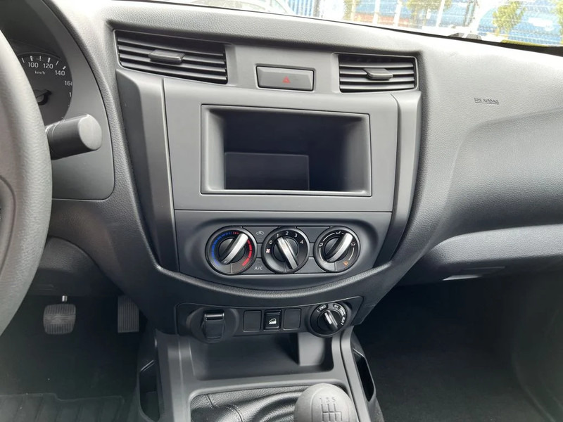 Új Pickup, Duplakabinos kisteherautó Nissan Navara 4x4 - 22 UNITS - 2.5 D Double Cab - XE - EURO 2 - NEW!! READY FOR WORK!!!: 10 kép.