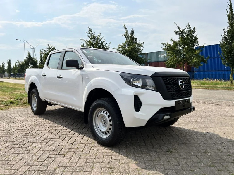 Új Pickup, Duplakabinos kisteherautó Nissan Navara 4x4 - 22 UNITS - 2.5 D Double Cab - XE - EURO 2 - NEW!! READY FOR WORK!!!: 6 kép.