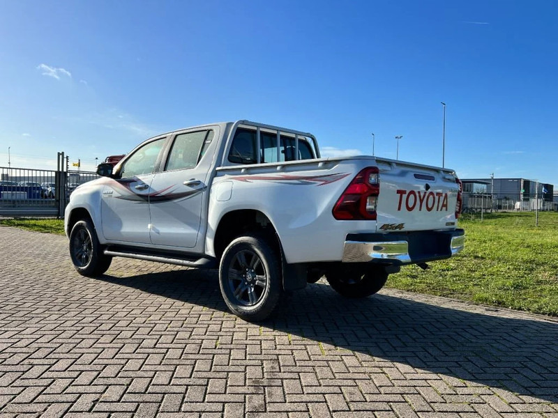Toyota Hilux GLX SR5 4x4 - 2 UNITS IN STOCK - 2.4 D Double Cab - EURO 2 - NEW!! - Pickup, Duplakabinos kisteherautó: 3 kép. Toyota Hilux GLX SR5 4x4 - 2 UNITS IN STOCK - 2.4 D Double Cab - EURO 2 - NEW!! - Pickup, Duplakabinos kisteherautó: 3 kép.
