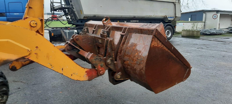 Atlas ZR46C Radlader - Gumikerekes homlokrakodó: 4 kép. Atlas ZR46C Radlader - Gumikerekes homlokrakodó: 4 kép.
