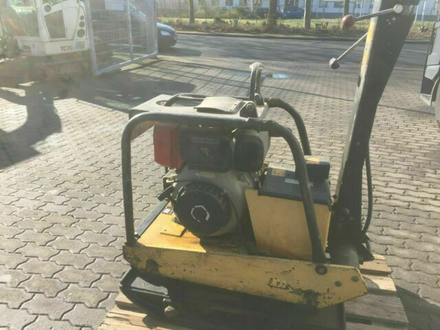 Bomag BPR 60/52D Rüttelplatte - Lapvibrátor: 4 kép. Bomag BPR 60/52D Rüttelplatte - Lapvibrátor: 4 kép.
