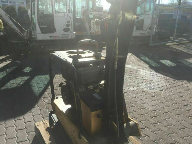 Bomag BPR 60/52D Rüttelplatte - Lapvibrátor: 5 kép. Bomag BPR 60/52D Rüttelplatte - Lapvibrátor: 5 kép.