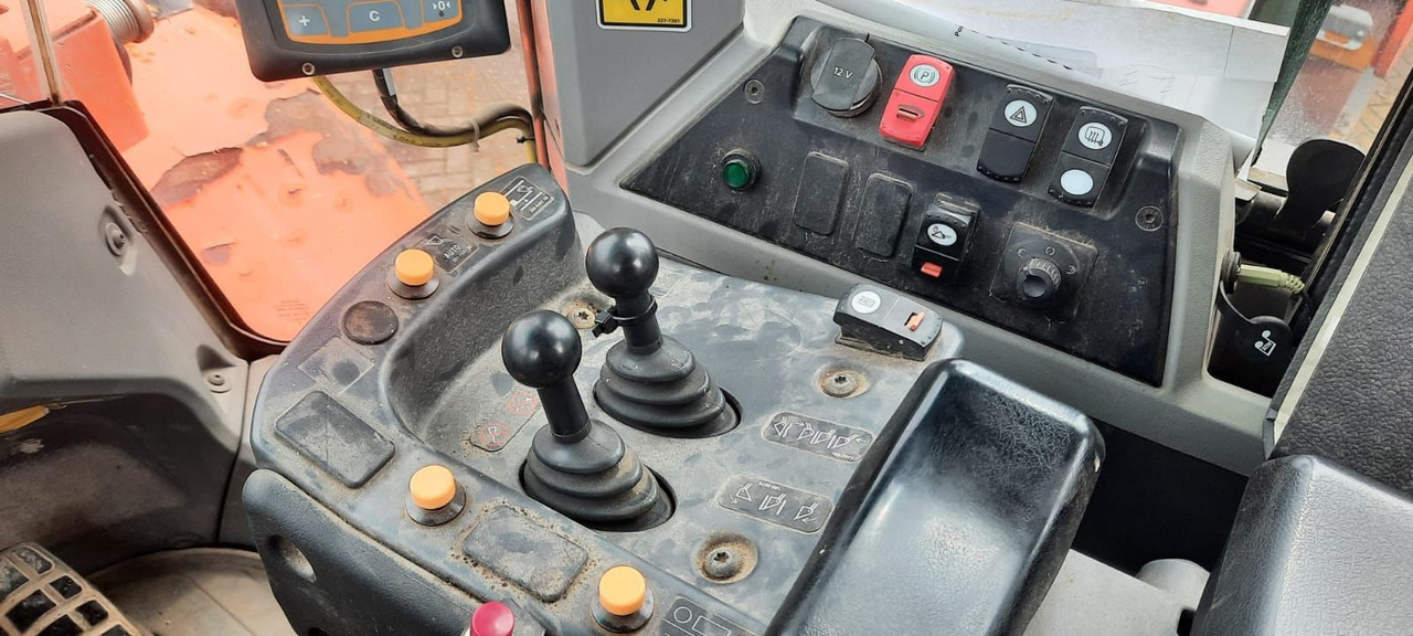 CAT 962M Klima 1-Hand German Maschine!!!! - Gumikerekes homlokrakodó: 5 kép. CAT 962M Klima 1-Hand German Maschine!!!! - Gumikerekes homlokrakodó: 5 kép.