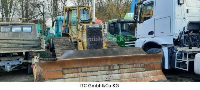 CAT D5H LGP Raupe - Buldózer: 1 kép. CAT D5H LGP Raupe - Buldózer: 1 kép.