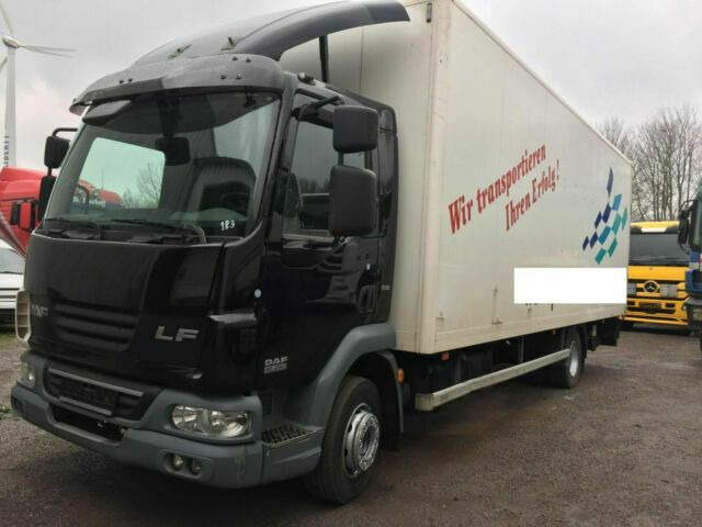 DAF LF 45-250 Koffer E5 EEV LBW Klima AHK - Dobozos felépítményű teherautó: 4 kép. DAF LF 45-250 Koffer E5 EEV LBW Klima AHK - Dobozos felépítményű teherautó: 4 kép.