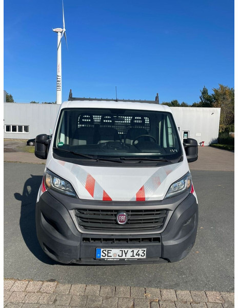 Fiat Ducato - Platós kisteherautó: 2 kép. Fiat Ducato - Platós kisteherautó: 2 kép.