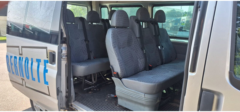 Ford Transit Tourneo - Minibusz, Kisbusz: 4 kép. Ford Transit Tourneo - Minibusz, Kisbusz: 4 kép.