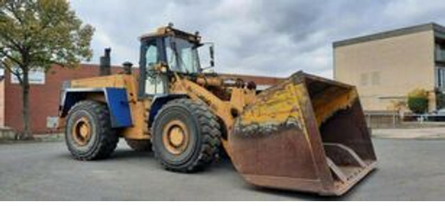 Hanomag 70E Radlader - Gumikerekes homlokrakodó: 2 kép. Hanomag 70E Radlader - Gumikerekes homlokrakodó: 2 kép.