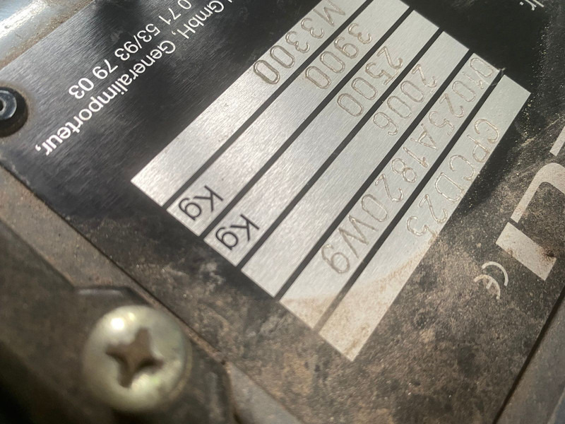 Hyundai D25 - Dízel targonca: 5 kép. Hyundai D25 - Dízel targonca: 5 kép.