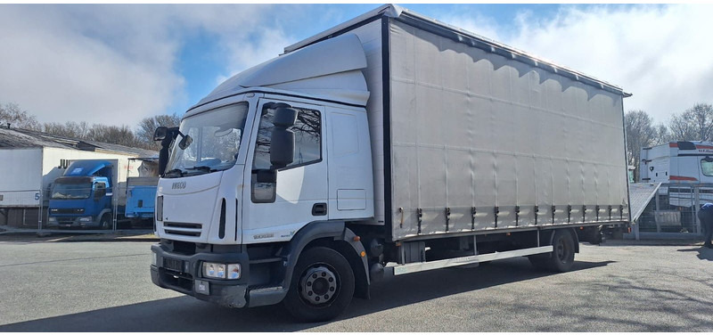 Iveco 120E22 Plane+Sp. G.Haus/Hochdach Klima LBW AHK - Ponyvás teherautó: 5 kép. Iveco 120E22 Plane+Sp. G.Haus/Hochdach Klima LBW AHK - Ponyvás teherautó: 5 kép.