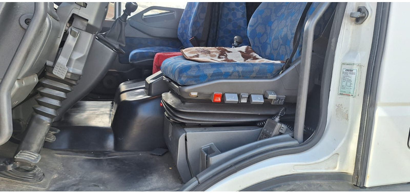 Ponyvás teherautó Iveco 120E22 Plane+Sp. G.Haus/Hochdach Klima LBW AHK: 10 kép. Ponyvás teherautó Iveco 120E22 Plane+Sp. G.Haus/Hochdach Klima LBW AHK: 10 kép.