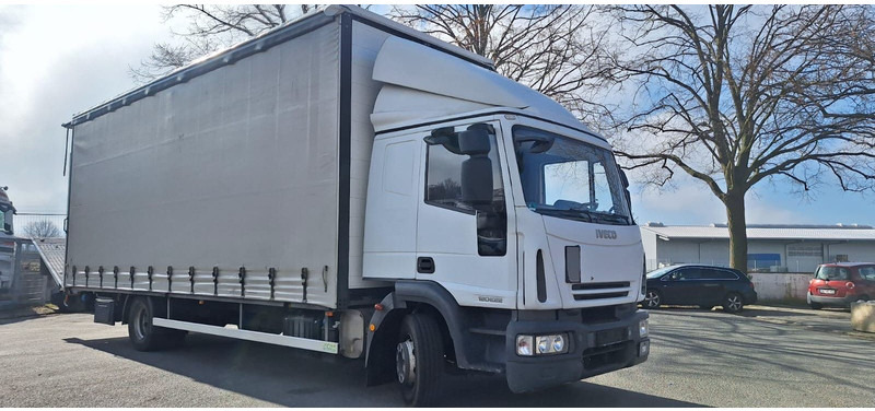 Iveco 120E22 Plane+Sp. G.Haus/Hochdach Klima LBW AHK - Ponyvás teherautó: 2 kép. Iveco 120E22 Plane+Sp. G.Haus/Hochdach Klima LBW AHK - Ponyvás teherautó: 2 kép.