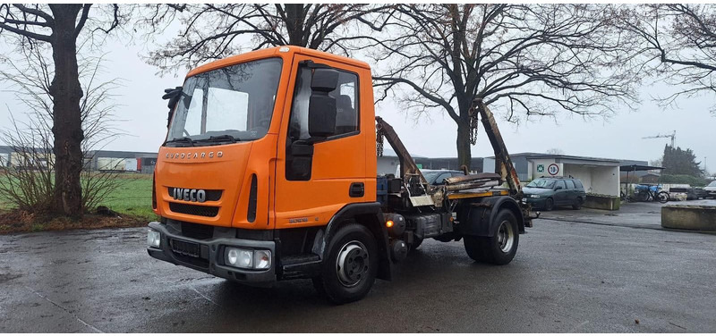 Iveco 80E18K 4x2 Absetzkipper - Konténerszállító: 1 kép. Iveco 80E18K 4x2 Absetzkipper - Konténerszállító: 1 kép.