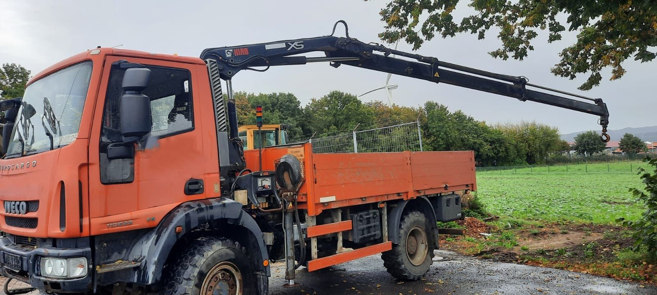 Iveco ML110-220 4x4 mit Kran+Funk - Platós teherautó, Darus autó: 5 kép. Iveco ML110-220 4x4 mit Kran+Funk - Platós teherautó, Darus autó: 5 kép.