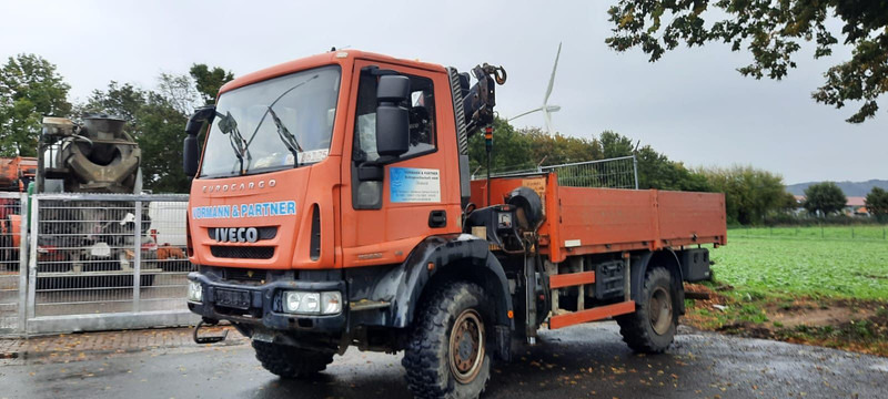 Iveco ML110-220 4x4 mit Kran+Funk - Platós teherautó, Darus autó: 4 kép. Iveco ML110-220 4x4 mit Kran+Funk - Platós teherautó, Darus autó: 4 kép.