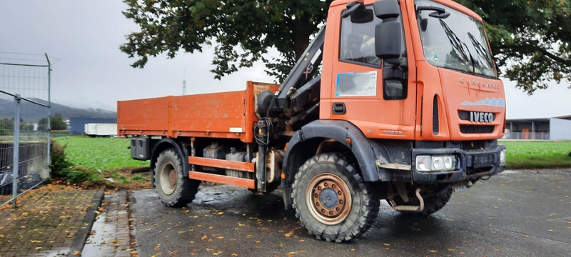 Iveco ML110-220 4x4 mit Kran+Funk - Platós teherautó, Darus autó: 1 kép. Iveco ML110-220 4x4 mit Kran+Funk - Platós teherautó, Darus autó: 1 kép.