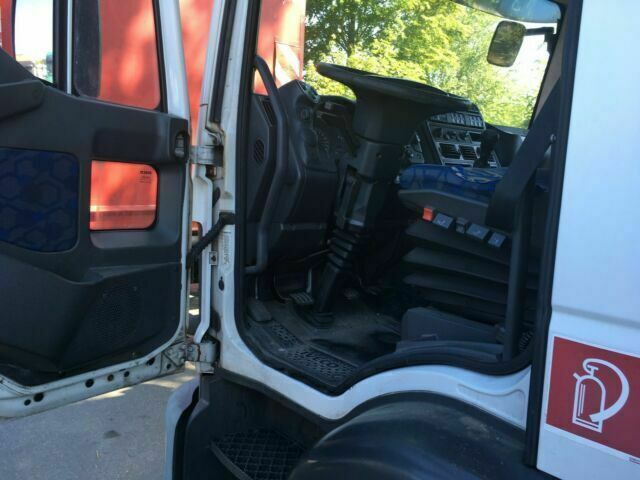 Iveco ML120 E22 Kühlkoffer LBW Deutsche Maschine - Hűtős teherautó: 5 kép. Iveco ML120 E22 Kühlkoffer LBW Deutsche Maschine - Hűtős teherautó: 5 kép.