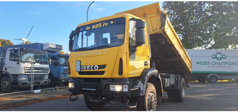 Iveco ML150E25 4x4 Kipper AHK org.93tkm 1-Hand - Billenőplatós teherautó: 2 kép. Iveco ML150E25 4x4 Kipper AHK org.93tkm 1-Hand - Billenőplatós teherautó: 2 kép.