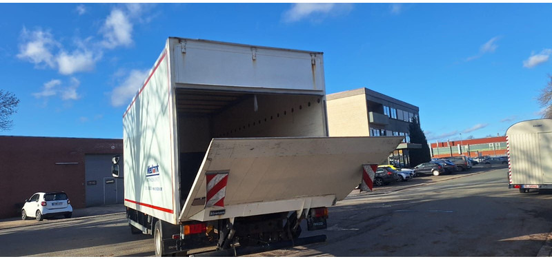 Iveco ML80E18 Koffer LBW - Dobozos felépítményű teherautó: 5 kép. Iveco ML80E18 Koffer LBW - Dobozos felépítményű teherautó: 5 kép.