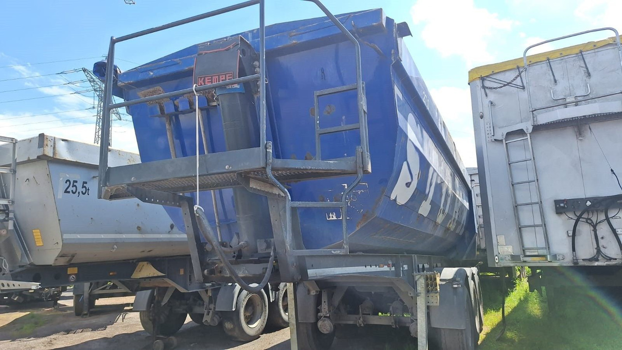Kempf SKM35/3 Kippmulde - Félpótkocsi billenőplatós: 3 kép. Kempf SKM35/3 Kippmulde - Félpótkocsi billenőplatós: 3 kép.