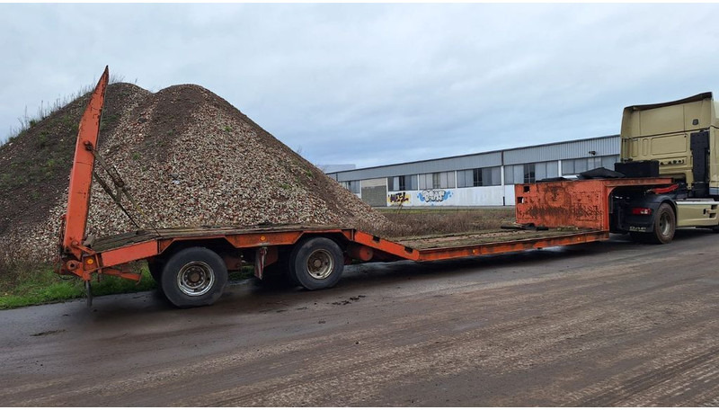 Langendorf Tieflader 2 Achser - Félpótkocsi mélybölcsős: 1 kép. Langendorf Tieflader 2 Achser - Félpótkocsi mélybölcsős: 1 kép.