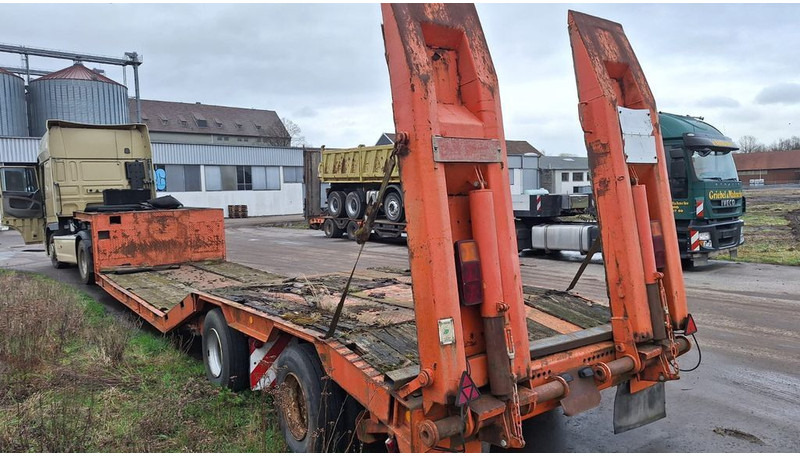 Langendorf Tieflader 2 Achser - Félpótkocsi mélybölcsős: 3 kép. Langendorf Tieflader 2 Achser - Félpótkocsi mélybölcsős: 3 kép.