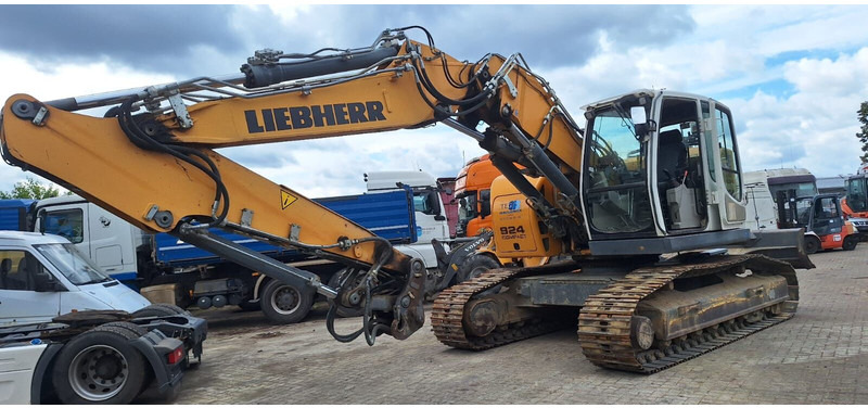 Liebherr 924 - Lánctalpas kotró: 1 kép. Liebherr 924 - Lánctalpas kotró: 1 kép.
