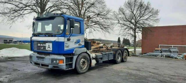 MAN 26.314K 6x2 Blatt/Luft Diff/Sperre - Horgos rakodó teherautó: 1 kép. MAN 26.314K 6x2 Blatt/Luft Diff/Sperre - Horgos rakodó teherautó: 1 kép.