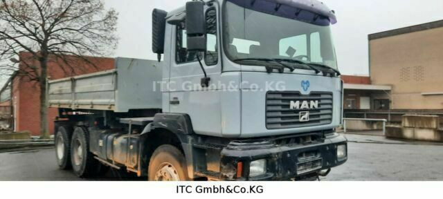 MAN 33.360K 6x4 Blatt/Blatt AP-Achse - Billenőplatós teherautó: 1 kép. MAN 33.360K 6x4 Blatt/Blatt AP-Achse - Billenőplatós teherautó: 1 kép.