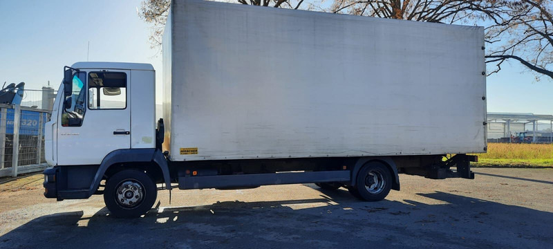 MAN L2000 - Dobozos felépítményű teherautó: 5 kép. MAN L2000 - Dobozos felépítményű teherautó: 5 kép.