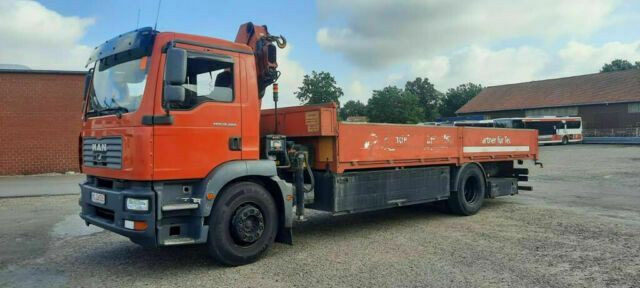MAN TG-M18.280PS Hiab 111B-2 mit Funk - Platós teherautó, Darus autó: 5 kép. MAN TG-M18.280PS Hiab 111B-2 mit Funk - Platós teherautó, Darus autó: 5 kép.