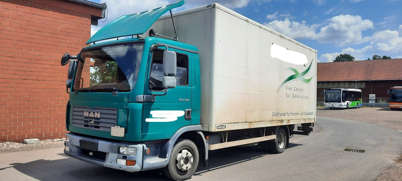 MAN TGL 8.180 Koffer - Dobozos kisteherautó: 2 kép. MAN TGL 8.180 Koffer - Dobozos kisteherautó: 2 kép.