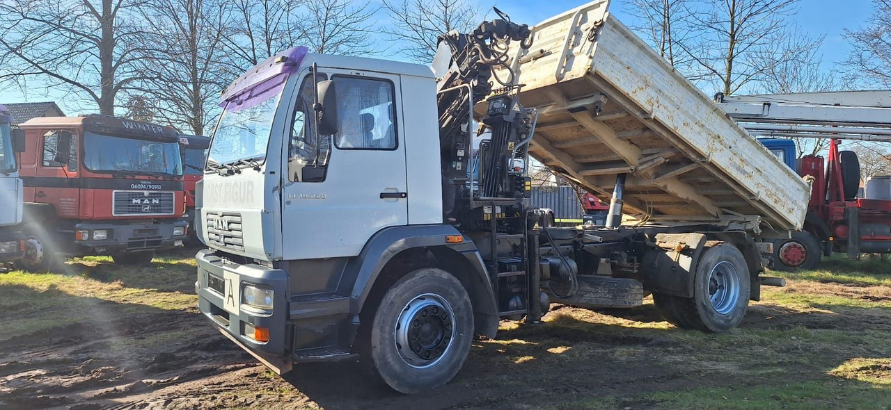 MAN TGM 18.220 4x2 3.S-Kipper mit Kran - Billenőplatós teherautó, Darus autó: 2 kép. MAN TGM 18.220 4x2 3.S-Kipper mit Kran - Billenőplatós teherautó, Darus autó: 2 kép.