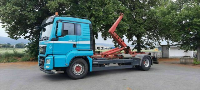 MAN TGS 18.440 Abroller mit Funk +Kran vor - Horgos rakodó teherautó, Darus autó: 5 kép. MAN TGS 18.440 Abroller mit Funk +Kran vor - Horgos rakodó teherautó, Darus autó: 5 kép.