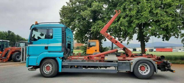 MAN TGS 18.440 Abroller mit Funk +Kran vor - Horgos rakodó teherautó, Darus autó: 4 kép. MAN TGS 18.440 Abroller mit Funk +Kran vor - Horgos rakodó teherautó, Darus autó: 4 kép.