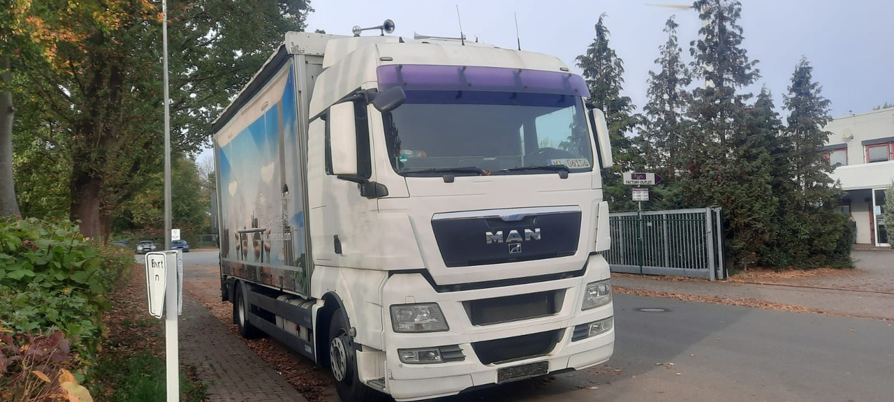 MAN TGX 18.360PS 4x2 G.Haus Kran+Funk - Ponyvás teherautó, Darus autó: 2 kép. MAN TGX 18.360PS 4x2 G.Haus Kran+Funk - Ponyvás teherautó, Darus autó: 2 kép.