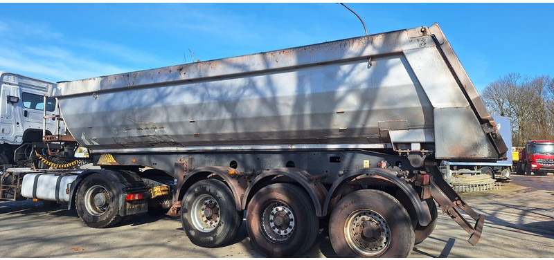 Meiller Kippmulde 3 Achser - Félpótkocsi billenőplatós: 3 kép. Meiller Kippmulde 3 Achser - Félpótkocsi billenőplatós: 3 kép.